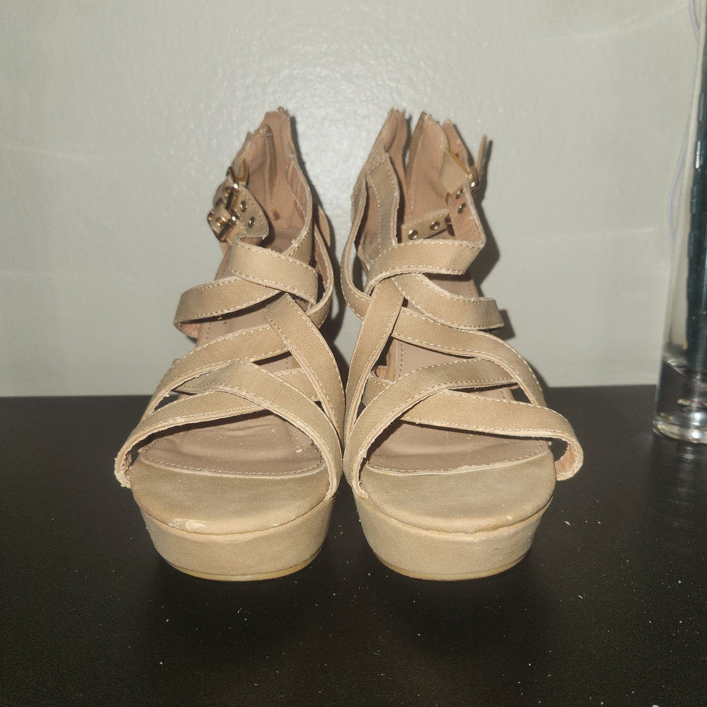 Women’s Strappy Platform Sandals - Nude